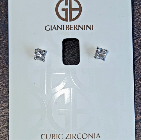 Giani Bernini CZ Sterling Silver 1ct Cubic Zirconia square stud earrings 2g NWT - Picture 2 of 4